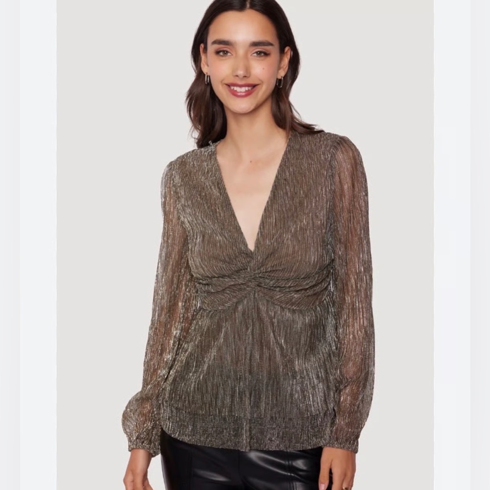 NWT lost + wander knot front blouse